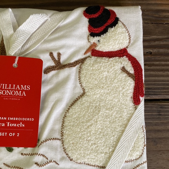Williams Sonoma Snowman Embroidered Towels - Set of 2 - Picture 5 of 10
